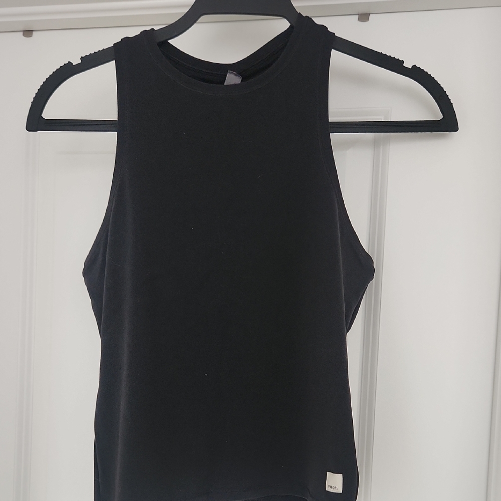 Vuori Black Muscle Tee